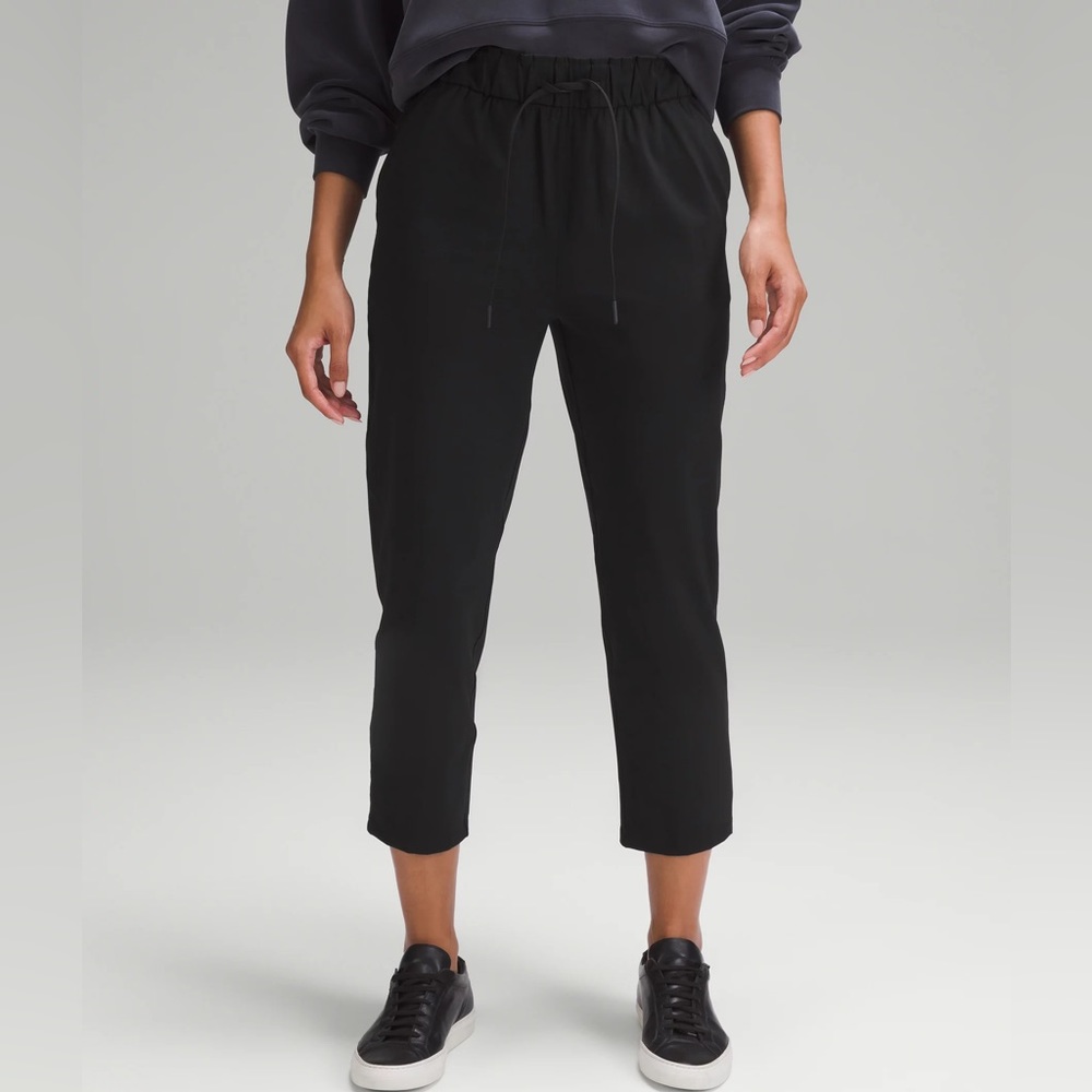 NEW LULULEMON Stretch luxtreme High Rise Crop 23" *NWT